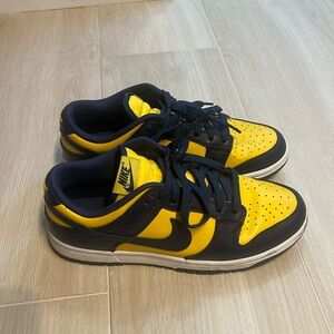 Nike Dunk Low Michigan men’s 6.5/ womens 8